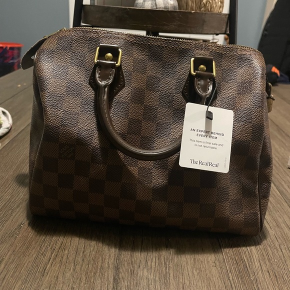Louis Vuitton Handbags - 100% Authentic Louise Vuitton speedy 25 damier purse. In great condition